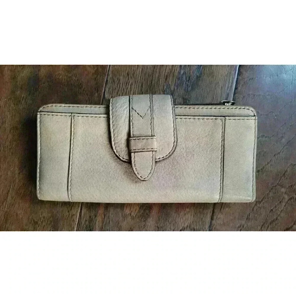 Vintage FOSSIL Key-hole Brown Beige Leather Snap Closure Wallet - Picture 1 of 5
